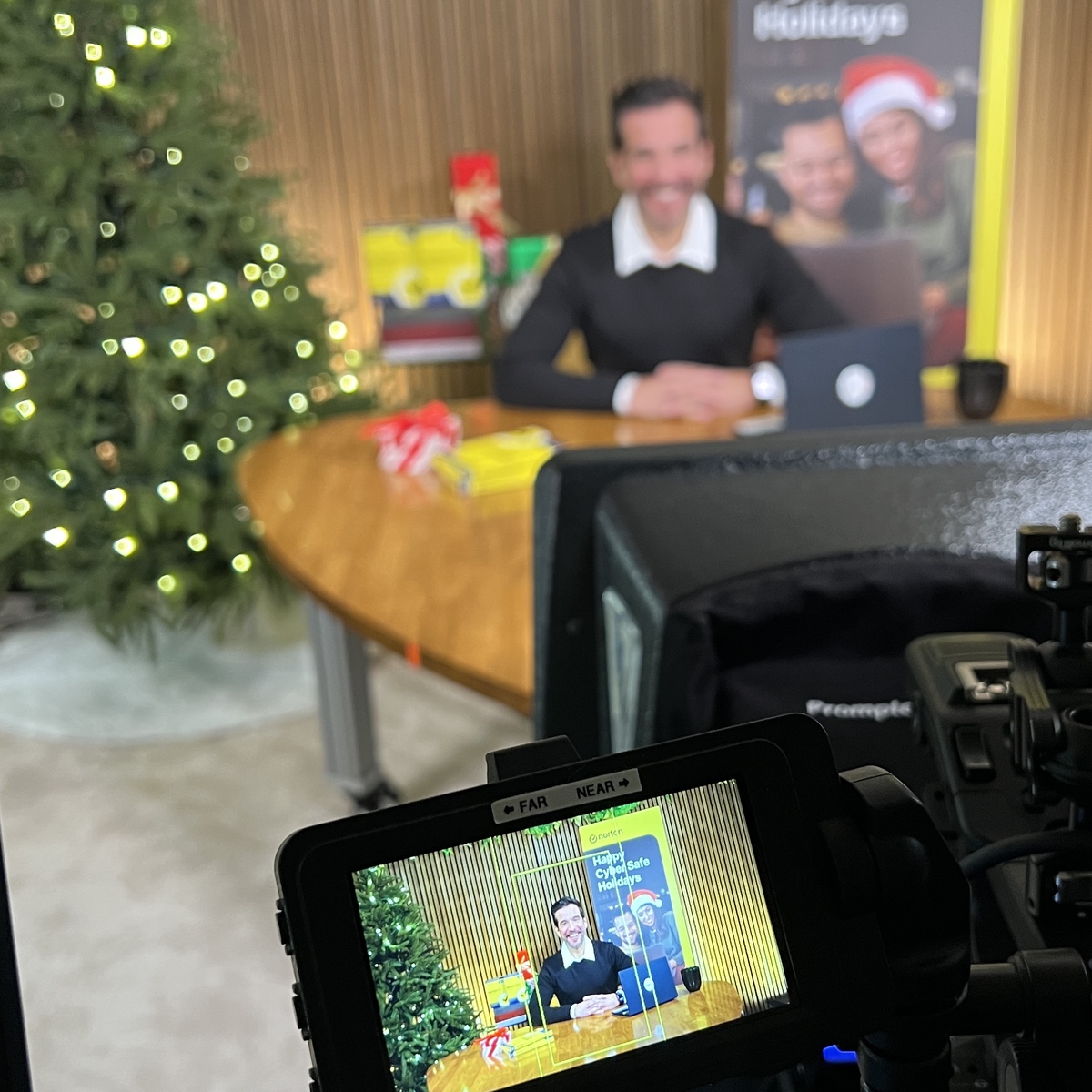 JD Roberto hosting Cyber Safe Holidays